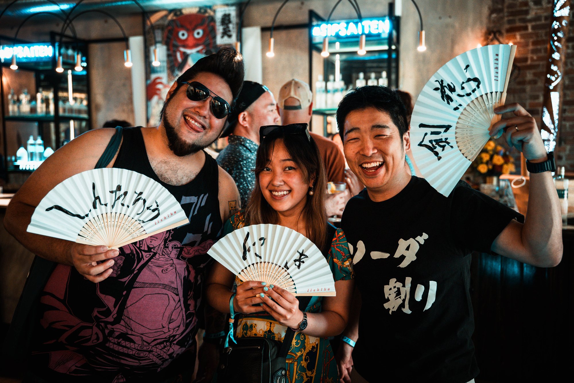 A service where guests could have their names written in Japanese calligraphy on folding fans was also very popular.