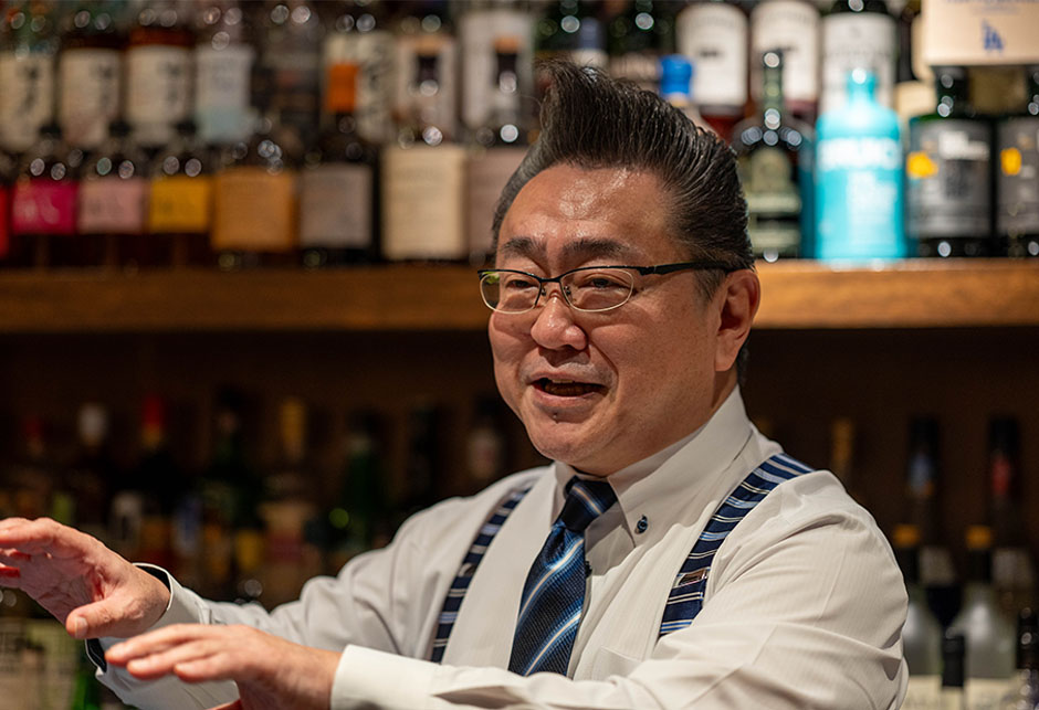 Hidetsugu Ueno, owner bartender of Bar High Five