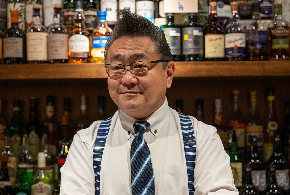 Hidetsugu Ueno at Bar High Five